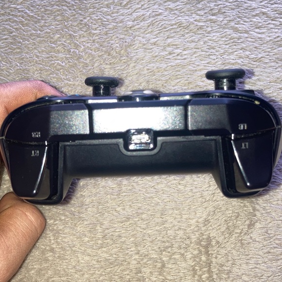 Limited edition Xbox One Controller. - Picture 3 of 4